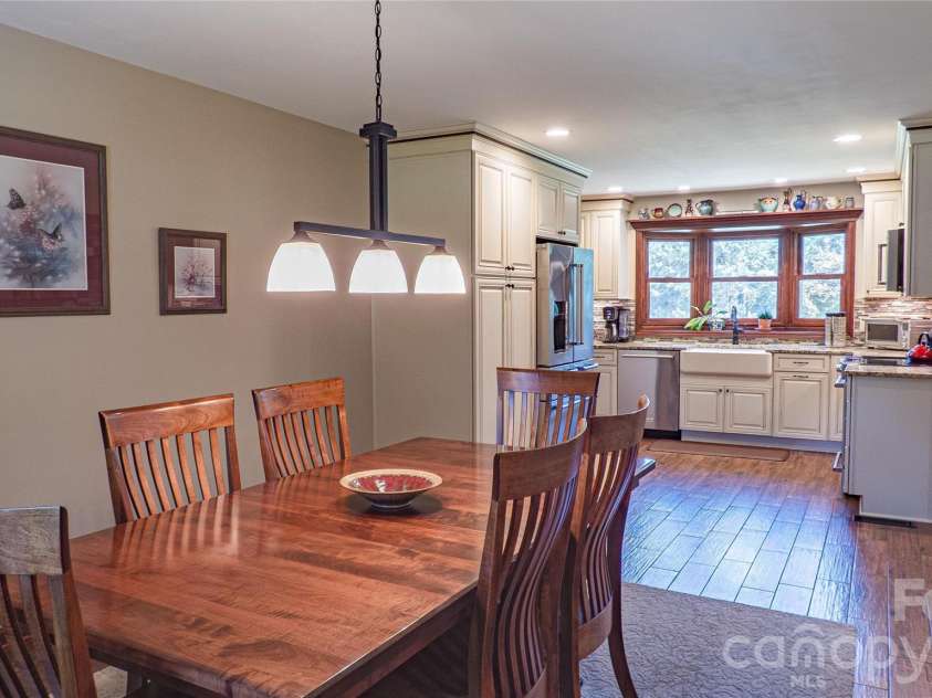 187 Sunfish Drive, Mooresville, NC 28117.  MLS# CAR4422073, YatesRealty ID 50805. Dining Area