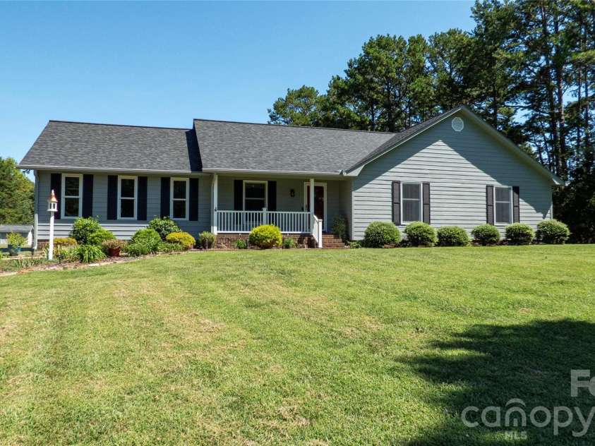 187 Sunfish Drive, Mooresville, NC 28117.  MLS# CAR4422073, YatesRealty ID 50805. Front