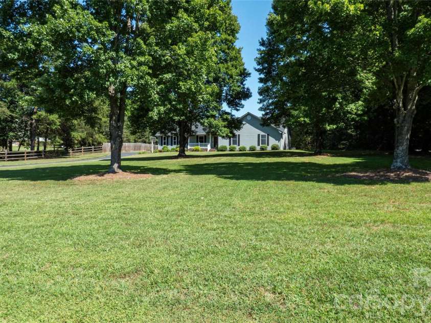 187 Sunfish Drive, Mooresville, NC 28117.  MLS# CAR4422073, YatesRealty ID 50805. Front Yard