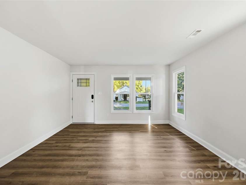 1101 Opal Street, Charlotte, NC 28208.  MLS# CAR4424357, YatesRealty ID 50806. 
