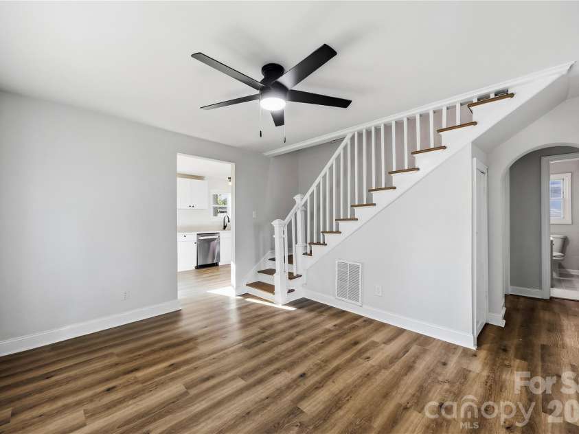 1101 Opal Street, Charlotte, NC 28208.  MLS# CAR4424357, YatesRealty ID 50806. 