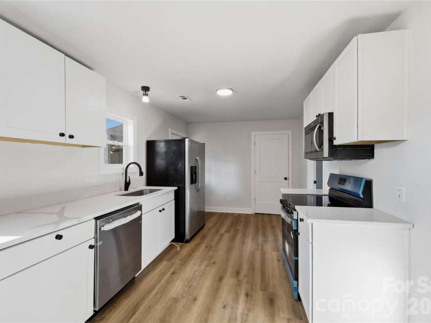 1101 Opal Street, Charlotte, NC 28208.  MLS# CAR4424357, YatesRealty ID 50806. 