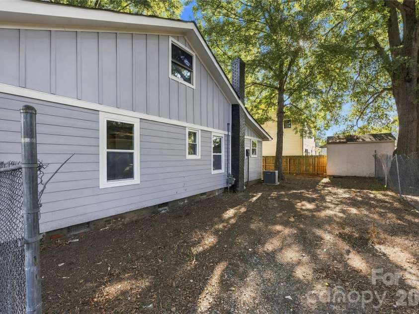 1101 Opal Street, Charlotte, NC 28208.  MLS# CAR4424357, YatesRealty ID 50806. 