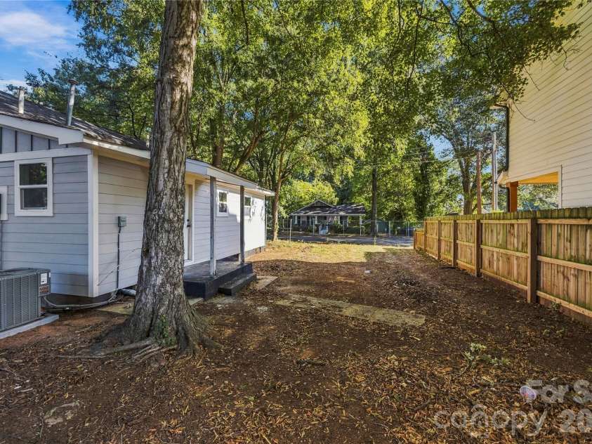 1101 Opal Street, Charlotte, NC 28208.  MLS# CAR4424357, YatesRealty ID 50806. 