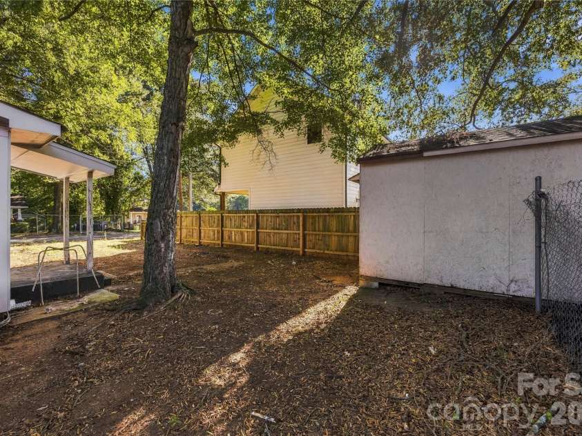 1101 Opal Street, Charlotte, NC 28208.  MLS# CAR4424357, YatesRealty ID 50806. 