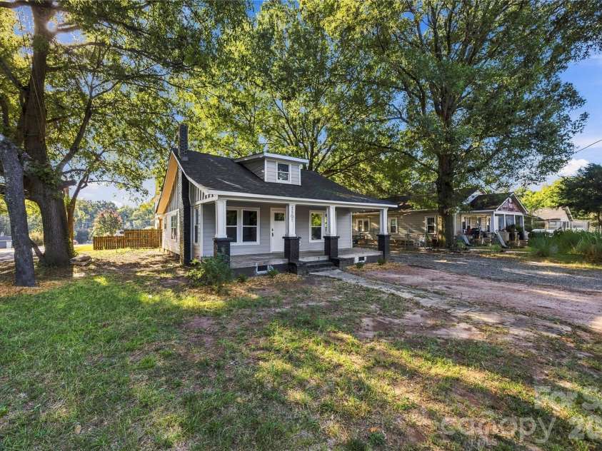 1101 Opal Street, Charlotte, NC 28208.  MLS# CAR4424357, YatesRealty ID 50806. 
