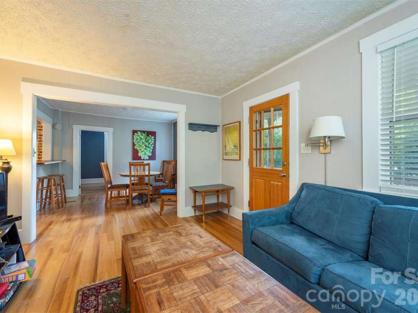 22 Weaver Street, Asheville, NC 28801.  MLS# CAR4398356, YatesRealty ID 50807. 
