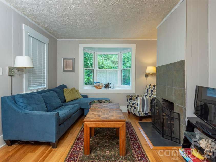 22 Weaver Street, Asheville, NC 28801.  MLS# CAR4398356, YatesRealty ID 50807. 