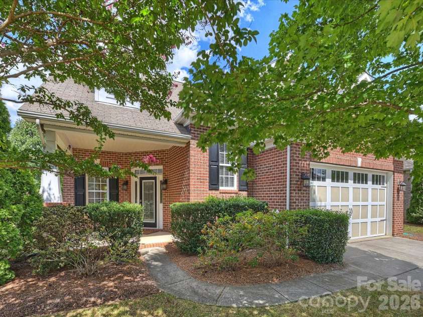 7326 Firespike Road, Charlotte, NC 28211.  MLS# CAR4417105, YatesRealty ID 50809. Charming curb appeal at 7326 Firespike Road