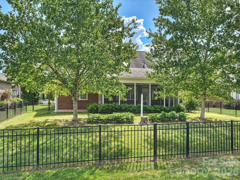 7326 Firespike Road, Charlotte, NC 28211.  MLS# CAR4417105, YatesRealty ID 50809. Fenced-In Backyard