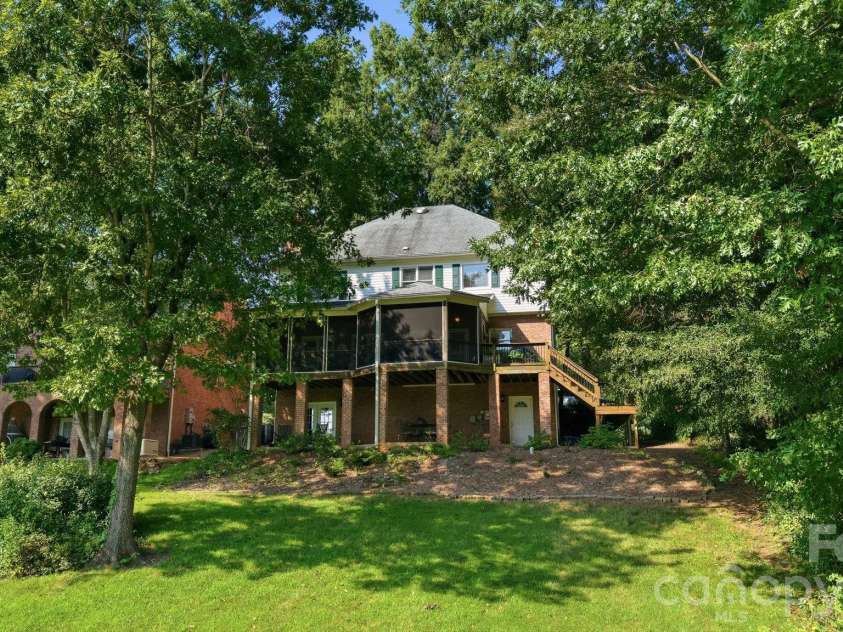303 Bing Crosby Boulevard, Advance, NC 27006.  MLS# CAR4419758, YatesRealty ID 5081. 