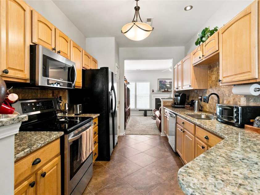 17742 Delmas Drive, Cornelius, NC 28031.  MLS# CAR4421094, YatesRealty ID 50811. Kitchen