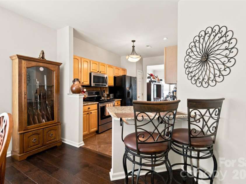 17742 Delmas Drive, Cornelius, NC 28031.  MLS# CAR4421094, YatesRealty ID 50811. Kitchen/breakfast bar