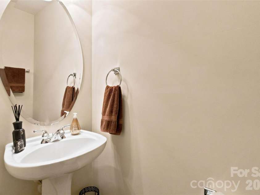 17742 Delmas Drive, Cornelius, NC 28031.  MLS# CAR4421094, YatesRealty ID 50811. Powder Room