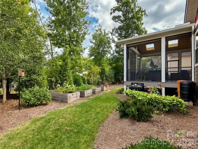 40 Buckhorn Gap Road, Biltmore Lake, NC 28715.  MLS# CAR4424565, YatesRealty ID 50812. 
