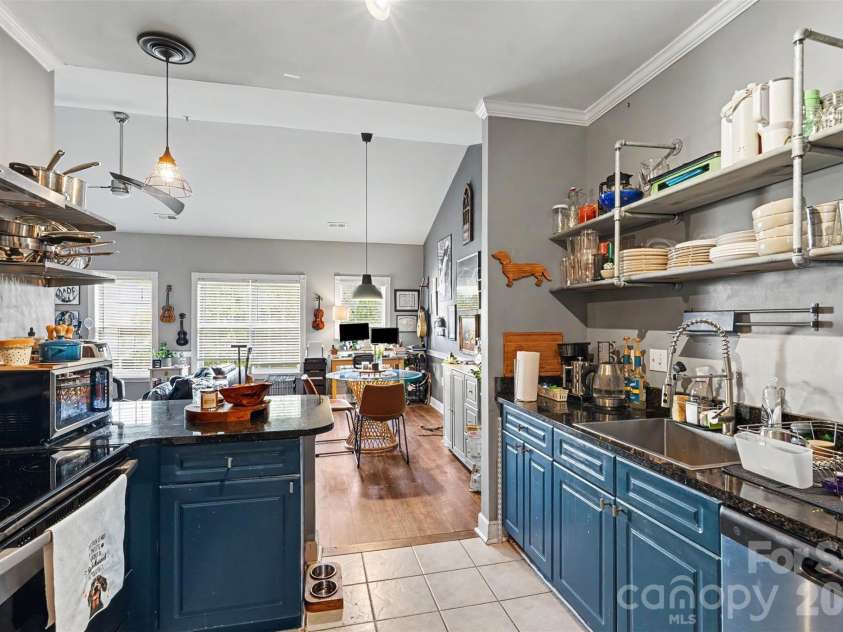 9243 Meadow Vista Road, Charlotte, NC 28213.  MLS# CAR4424403, YatesRealty ID 50813. 