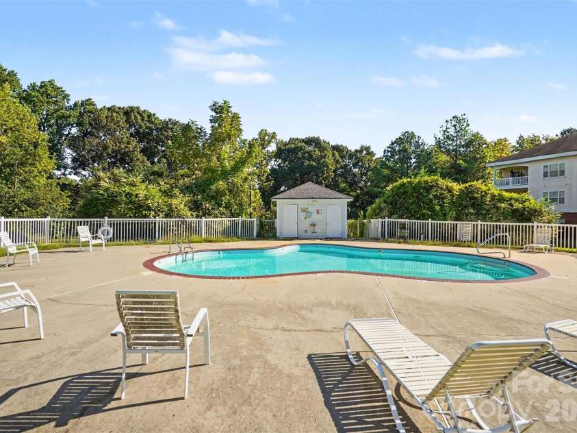 9243 Meadow Vista Road, Charlotte, NC 28213.  MLS# CAR4424403, YatesRealty ID 50813. 