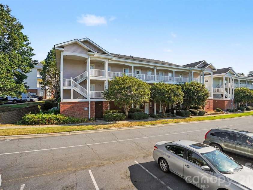 9243 Meadow Vista Road, Charlotte, NC 28213.  MLS# CAR4424403, YatesRealty ID 50813. 