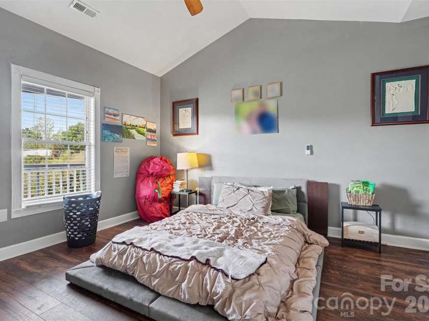 9243 Meadow Vista Road, Charlotte, NC 28213.  MLS# CAR4424403, YatesRealty ID 50813. 