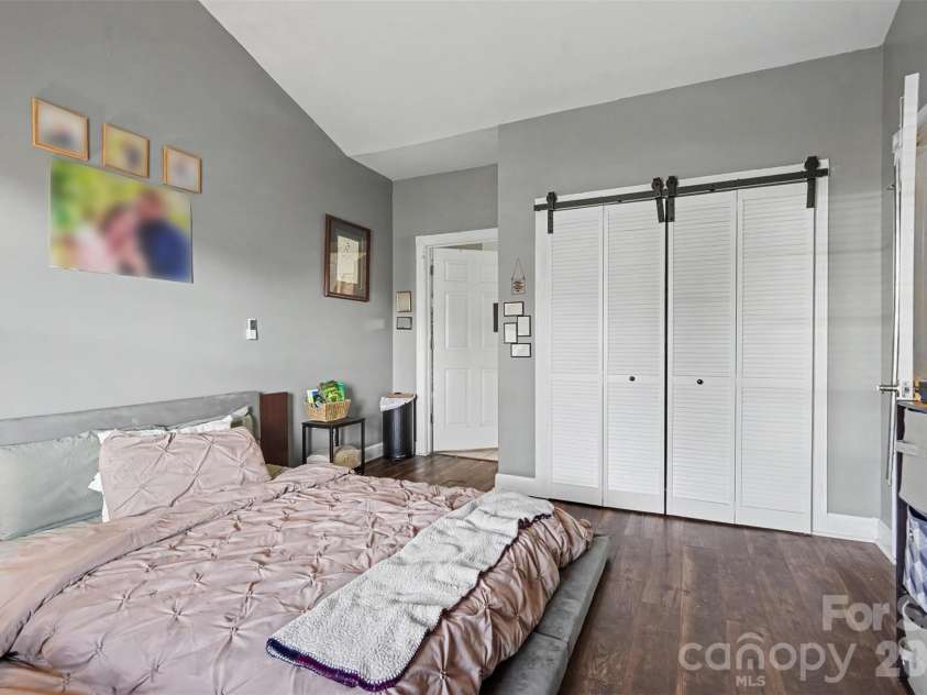 9243 Meadow Vista Road, Charlotte, NC 28213.  MLS# CAR4424403, YatesRealty ID 50813. 