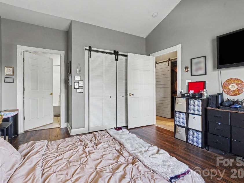 9243 Meadow Vista Road, Charlotte, NC 28213.  MLS# CAR4424403, YatesRealty ID 50813. 