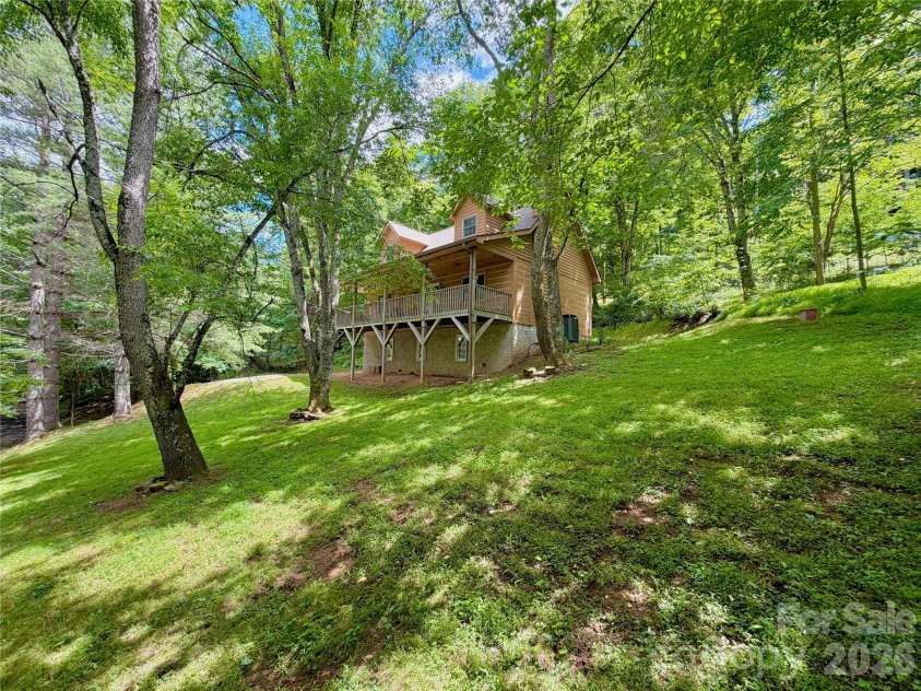 219 Red Maple Lane, Boone, NC 28607.  MLS# CAR4398352, YatesRealty ID 50816. 
