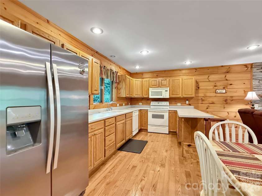 219 Red Maple Lane, Boone, NC 28607.  MLS# CAR4398352, YatesRealty ID 50816. 