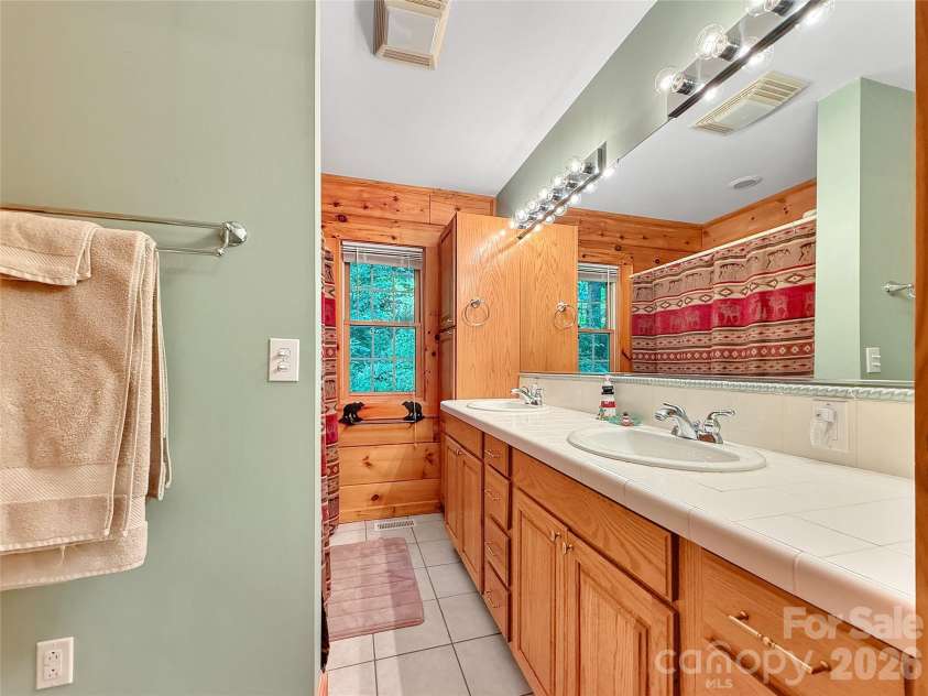 219 Red Maple Lane, Boone, NC 28607.  MLS# CAR4398352, YatesRealty ID 50816. 