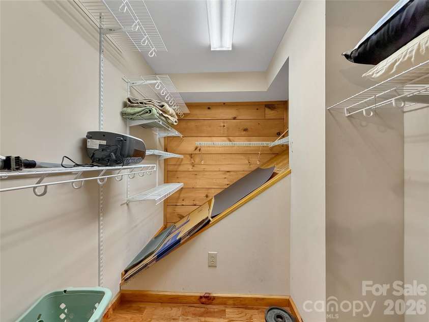 219 Red Maple Lane, Boone, NC 28607.  MLS# CAR4398352, YatesRealty ID 50816. 
