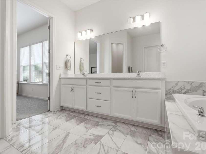 3309 Juneberry Place, Fort Mill, SC 29707.  MLS# CAR4410328, YatesRealty ID 50817. Primary Bath