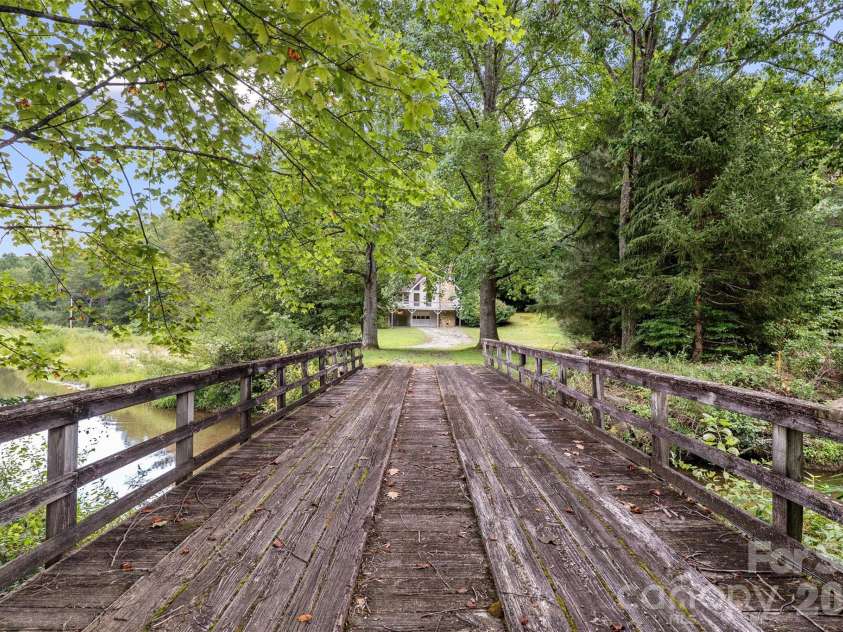 473 Middlefork Road, Brevard, NC 28712.  MLS# CAR4420131, YatesRealty ID 50818. 
