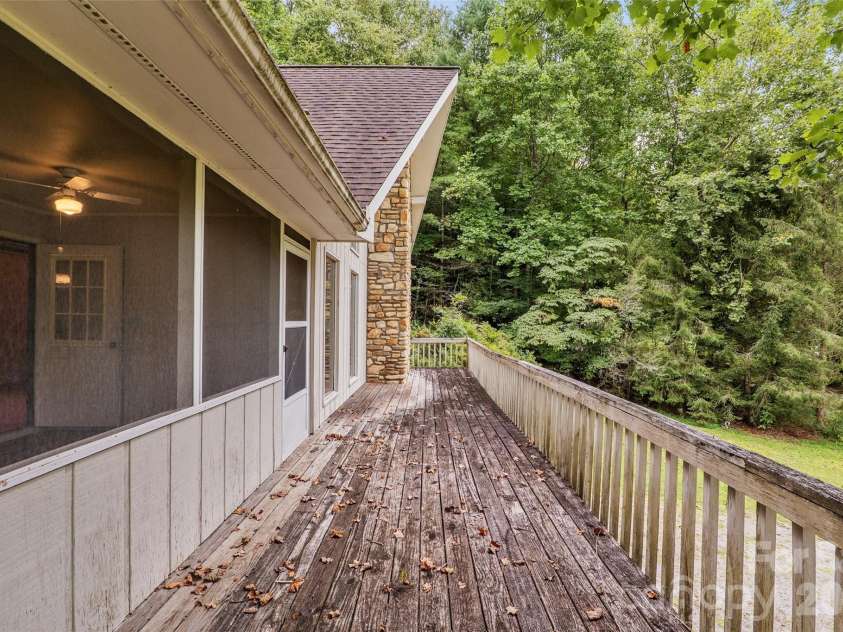473 Middlefork Road, Brevard, NC 28712.  MLS# CAR4420131, YatesRealty ID 50818. 