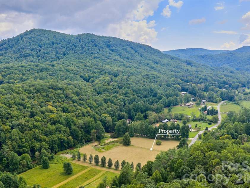 473 Middlefork Road, Brevard, NC 28712.  MLS# CAR4420131, YatesRealty ID 50818. 
