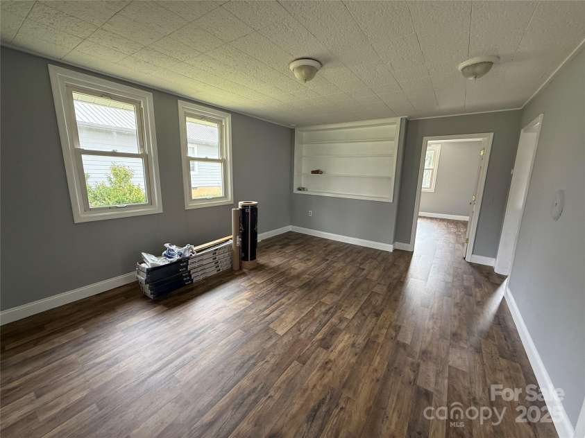 154 Burrell Avenue, Brevard, NC 28712.  MLS# CAR4178221, YatesRealty ID 5082. 