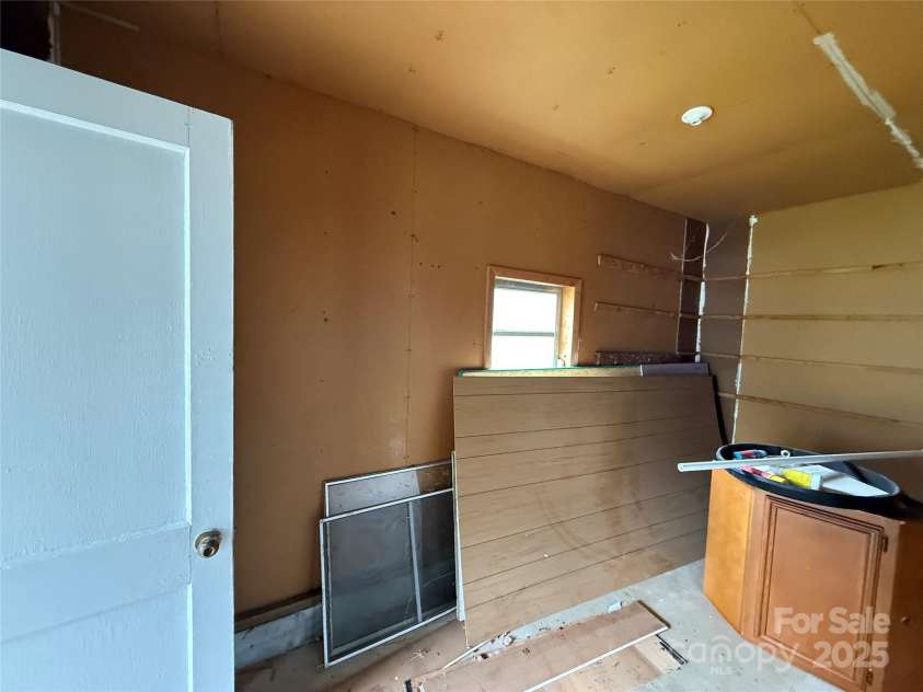 154 Burrell Avenue, Brevard, NC 28712.  MLS# CAR4178221, YatesRealty ID 5082. Part of Garage
