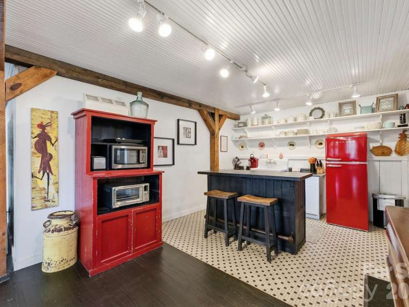 313 Depot Street, Waynesville, NC 28786.  MLS# CAR4423010, YatesRealty ID 50820. 
