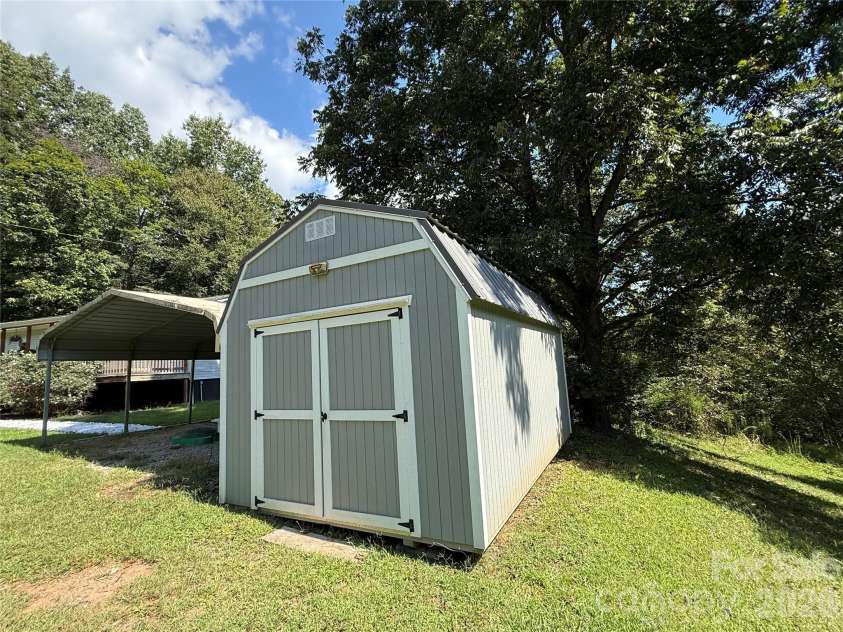 44 Oak Hill Road, Nebo, NC 28761.  MLS# CAR4423318, YatesRealty ID 50821. 10x16 Outbuilding
