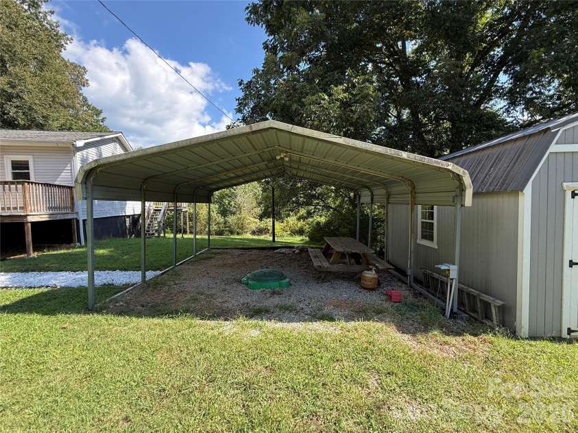 44 Oak Hill Road, Nebo, NC 28761.  MLS# CAR4423318, YatesRealty ID 50821. 18x20 Carport