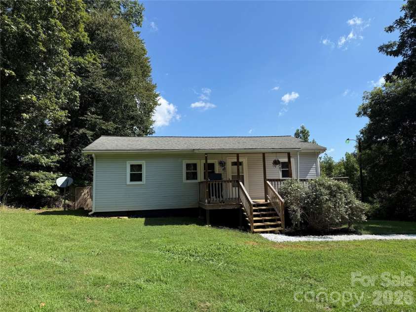 44 Oak Hill Road, Nebo, NC 28761.  MLS# CAR4423318, YatesRealty ID 50821. 