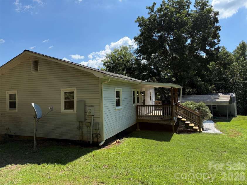 44 Oak Hill Road, Nebo, NC 28761.  MLS# CAR4423318, YatesRealty ID 50821. 