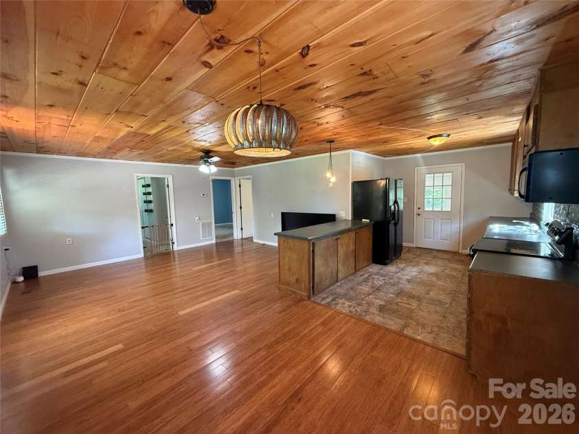 44 Oak Hill Road, Nebo, NC 28761.  MLS# CAR4423318, YatesRealty ID 50821. 