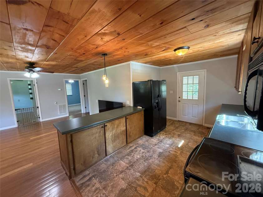 44 Oak Hill Road, Nebo, NC 28761.  MLS# CAR4423318, YatesRealty ID 50821. 