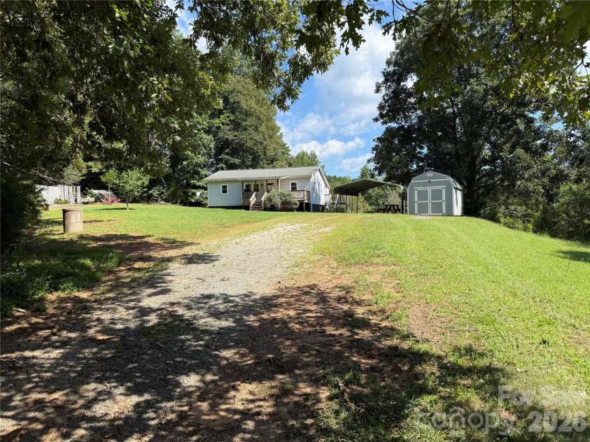 44 Oak Hill Road, Nebo, NC 28761.  MLS# CAR4423318, YatesRealty ID 50821. 
