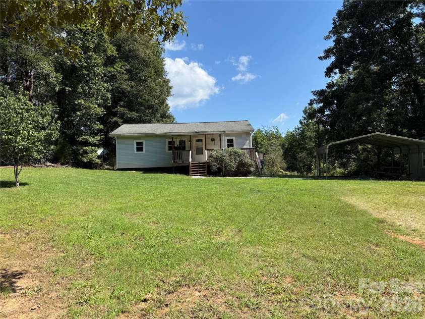 44 Oak Hill Road, Nebo, NC 28761.  MLS# CAR4423318, YatesRealty ID 50821. 