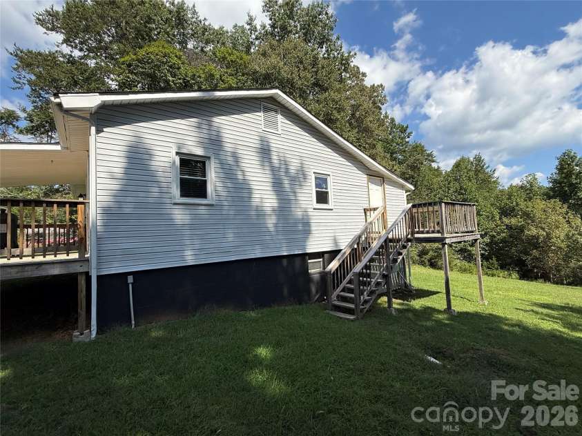 44 Oak Hill Road, Nebo, NC 28761.  MLS# CAR4423318, YatesRealty ID 50821. 
