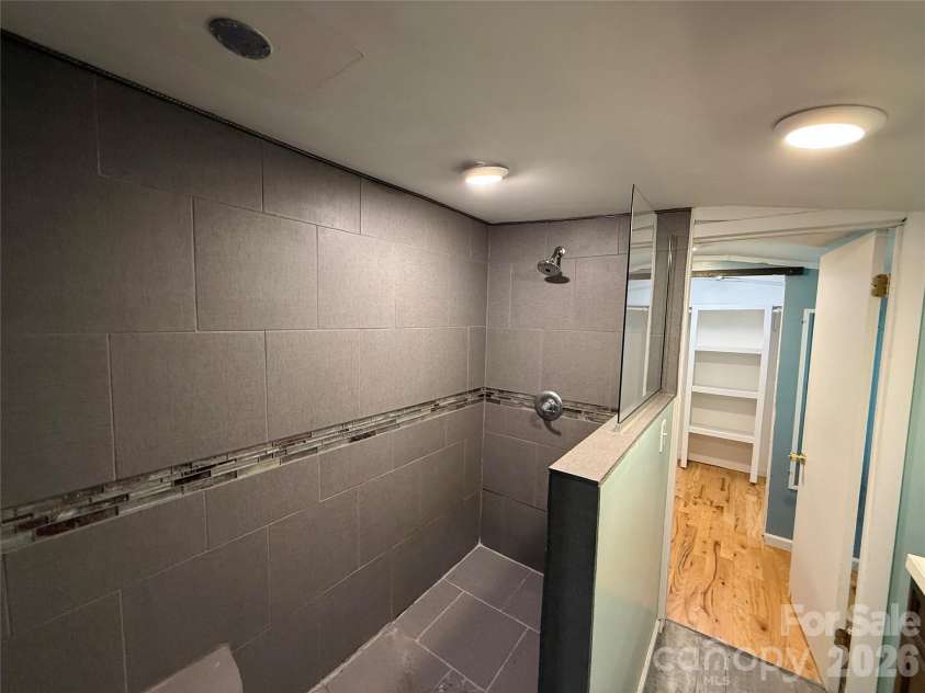 44 Oak Hill Road, Nebo, NC 28761.  MLS# CAR4423318, YatesRealty ID 50821. Large walk-in shower