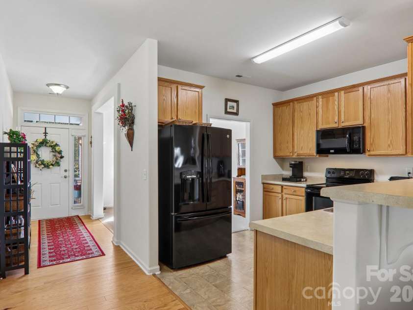 73 Foxtail Court, Hendersonville, NC 28792.  MLS# CAR4424320, YatesRealty ID 50825. 