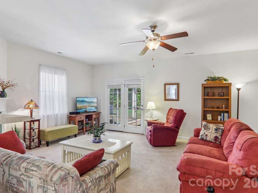 73 Foxtail Court, Hendersonville, NC 28792.  MLS# CAR4424320, YatesRealty ID 50825. 