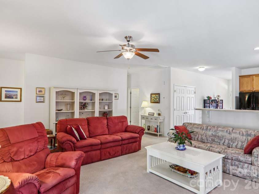 73 Foxtail Court, Hendersonville, NC 28792.  MLS# CAR4424320, YatesRealty ID 50825. 