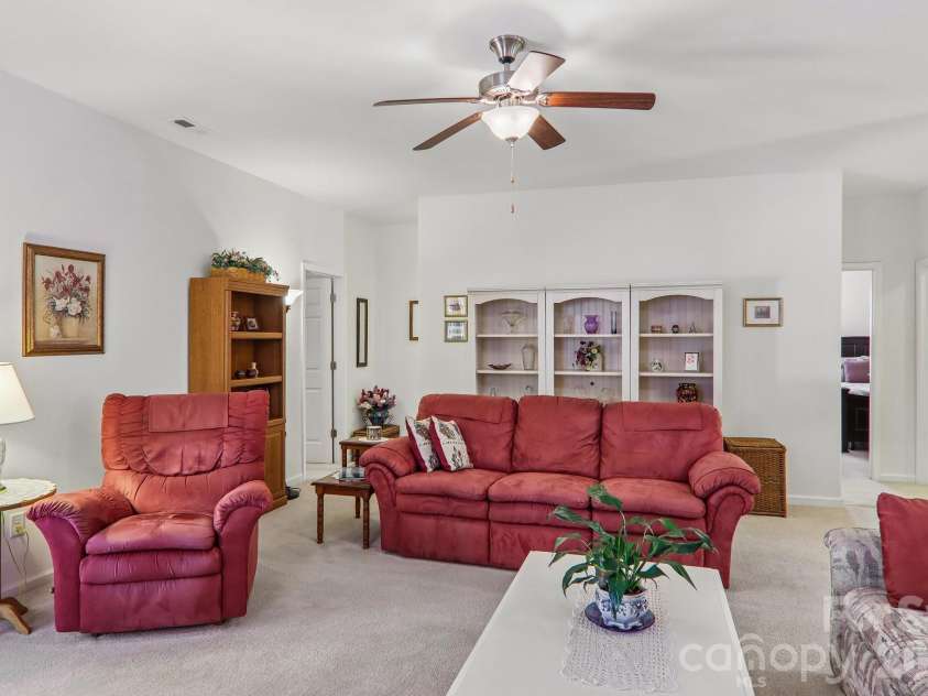 73 Foxtail Court, Hendersonville, NC 28792.  MLS# CAR4424320, YatesRealty ID 50825. 